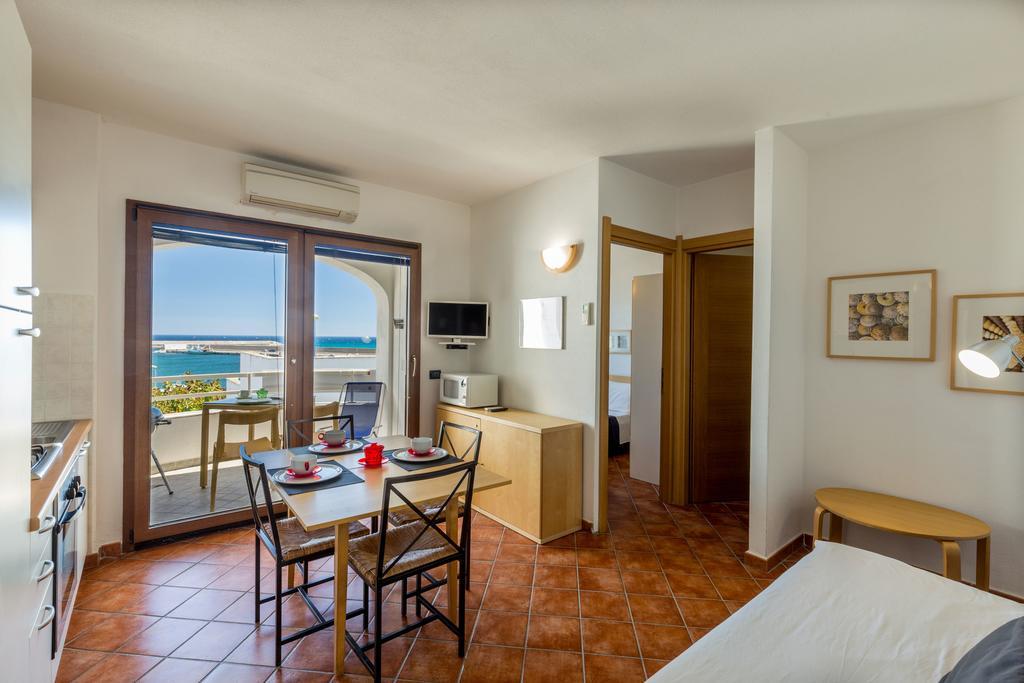 Hotel Residence Hibiscus La Caletta Exterior photo