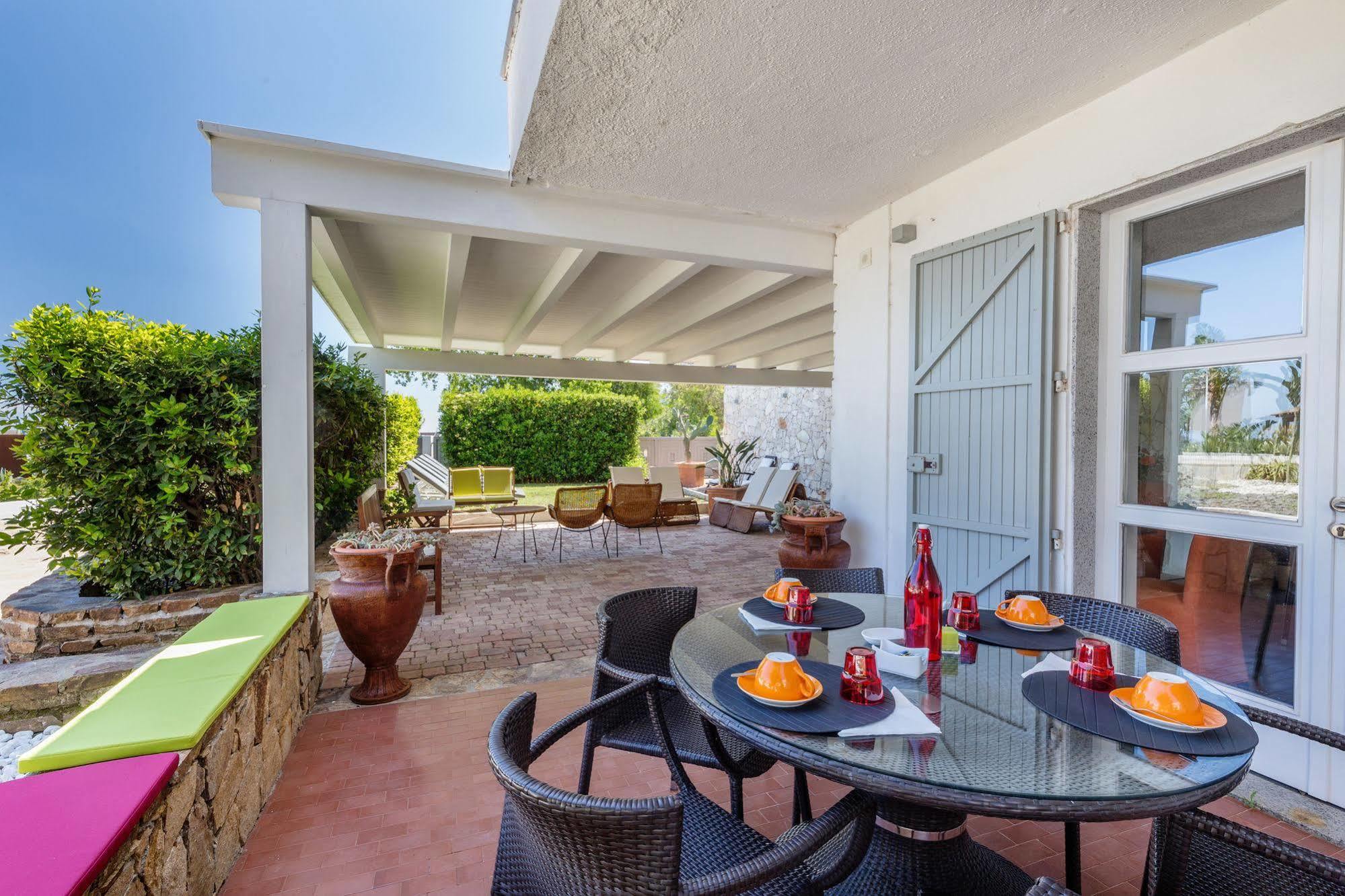 Hotel Residence Hibiscus La Caletta Exterior photo